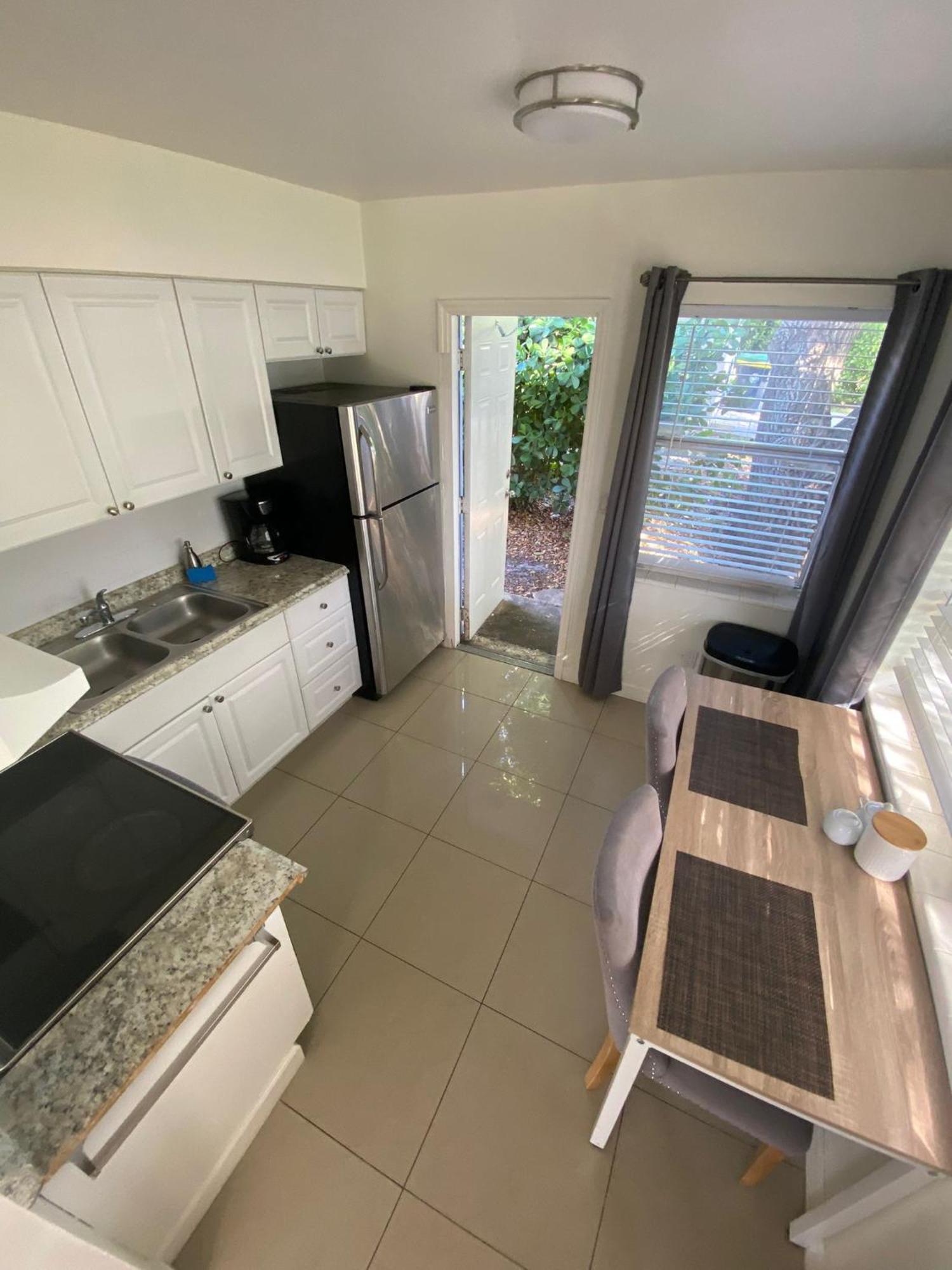 Sophisticated Dania Beach Suites Near The Beach Exteriér fotografie